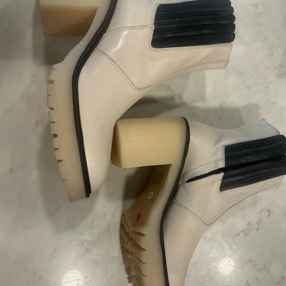 Free People boots, no wear, small stain/penny. Sz 41 ( 11US) James chunky - Picture 10 of 12